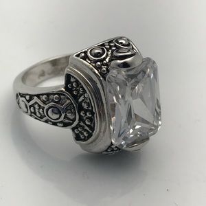 Heavy Sterling Silver Ring w/Glass Stone.